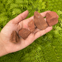 Cargar imagen en el visor de la galería, Jaspe Rojo en Bruto