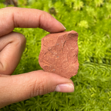 Cargar imagen en el visor de la galería, Jaspe Rojo en Bruto