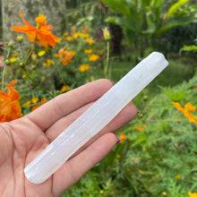 Cargar imagen en el visor de la galería, Varita de Selenita