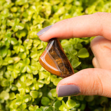 Cargar imagen en el visor de la galería, Ojo de Tigre tamboreado