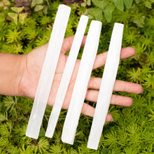 Cargar imagen en el visor de la galería, Varita De Selenita Larga