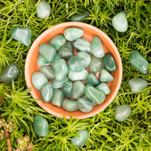 Cargar imagen en el visor de la galería, Aventurina Verde Tamboreada
