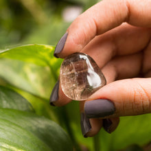Cargar imagen en el visor de la galería, Cuarzo Ahumado Tamboreado