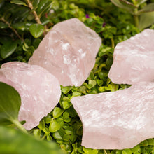 Cargar imagen en el visor de la galería, Cuarzo Rosa en Bruto