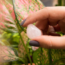 Cargar imagen en el visor de la galería, Cuarzo Rosa Tamboreado