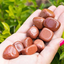 Cargar imagen en el visor de la galería, Goldstone Roja o Lluvia de Oro Tamboreada