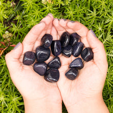 Cargar imagen en el visor de la galería, Goldstone Azul o Lluvia de Plata Tamboreada