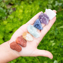 Cargar imagen en el visor de la galería, Set de Cristales para Chakras en Bruto