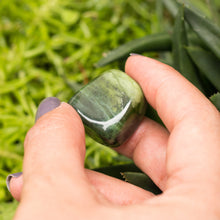 Cargar imagen en el visor de la galería, Jade Nefrita Tamboreado