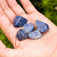 Cargar imagen en el visor de la galería, Sodalita tamboreada