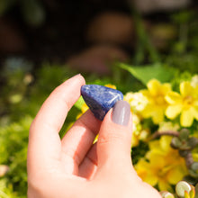 Cargar imagen en el visor de la galería, Sodalita tamboreada