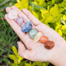 Cargar imagen en el visor de la galería, Set de Cuarzos para Chakras
